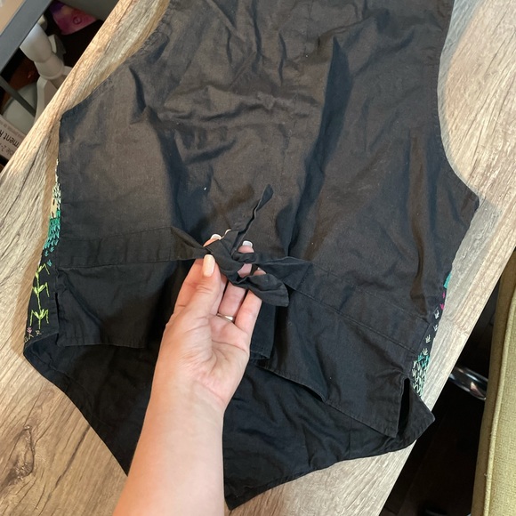 Signed Columbian 100% handmade Appliqué Embroidered Vest - Picture 10 of 16